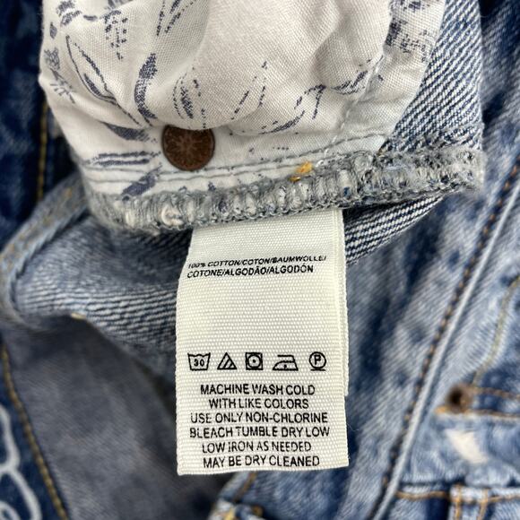 WE THE FREE Sofia Cutoff Mid Rise Distressed Cut-Off Denim Shorts Size 24 - Picture 9 of 9
